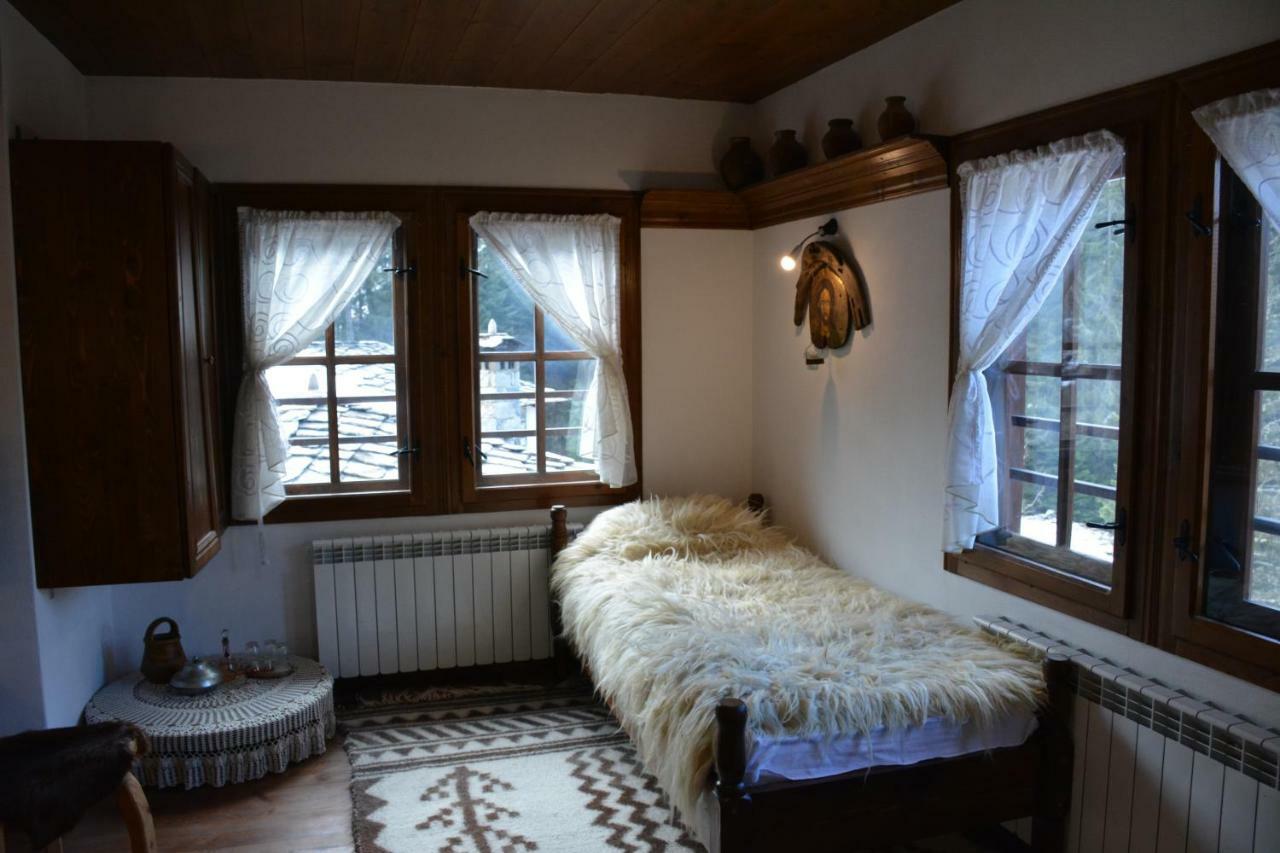 Къща За Гости Гайтана Shiroka Laka Bagian luar foto